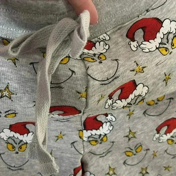 Grinch Christmas sweatpants and sweatshirt. - Picture 8 of 13